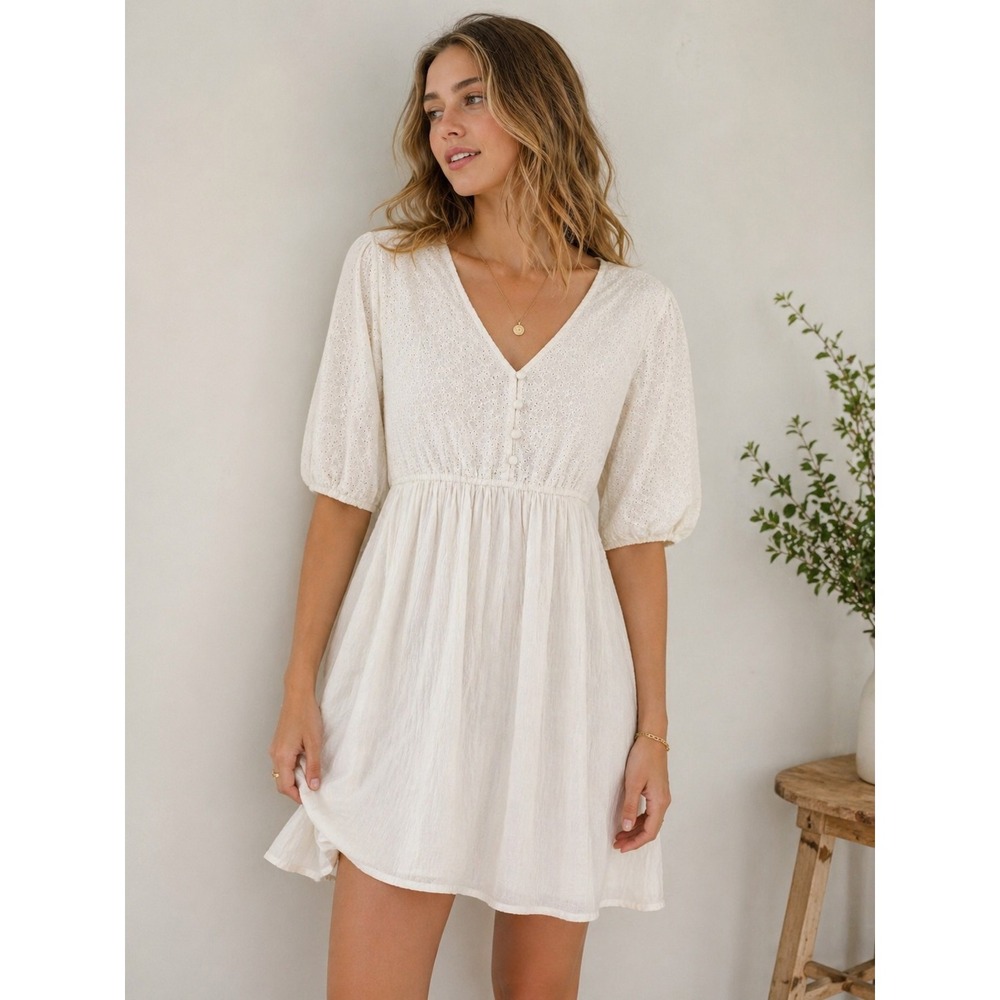 Chelsea & Violet Off White Eyelet Babydoll Boho Mini Dress NWT Medium Cotton